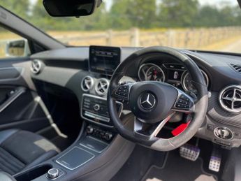 MERCEDES-BENZ A-CLASS 1.5 A180d AMG Line Hatchback 5dr Diesel 7G-DCT Euro 6 (s/s) (109