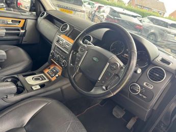 LAND ROVER DISCOVERY 4 3.0 SD V6 HSE SUV 5dr Diesel Auto 4WD Euro 5 (255 bhp)