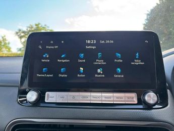HYUNDAI KONA 64kWh Premium SUV 5dr Electric Auto (10.5kW Charger) (204 ps)