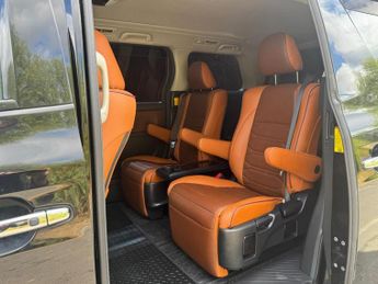 TOYOTA VELLFIRE 2.4 7 SEAT