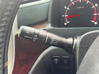 TOYOTA VELLFIRE 2.4 7 SEAT