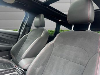 FORD KUGA 2.0 TDCi ST-Line X SUV 5dr Diesel Powershift AWD Euro 6 (s/s) (1
