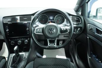 VOLKSWAGEN GOLF 2.0 TDI R-Line Hatchback 5dr Diesel DSG Euro 6 (s/s) (150 ps)
