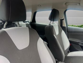 FORD FOCUS 1.6 Zetec Estate 5dr Petrol Powershift Euro 5 (125 ps)