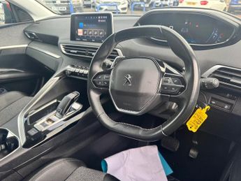 PEUGEOT 3008 1.2 PureTech GPF Allure SUV 5dr Petrol EAT Euro 6 (s/s) (130 ps)