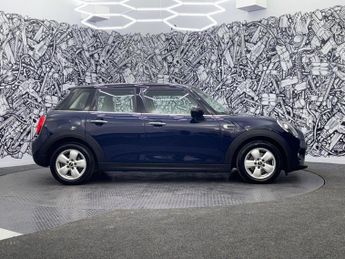 MINI HATCH 1.5 Cooper Classic Hatchback 5dr Petrol Manual Euro 6 (s/s) (136