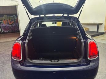 MINI HATCH 1.5 Cooper Classic Hatchback 5dr Petrol Manual Euro 6 (s/s) (136
