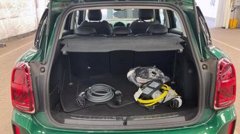 MINI COUNTRYMAN 1.5 10kWh Cooper SE Classic SUV 5dr Petrol Plug-in Hybrid Auto A