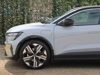 RENAULT MEGANE E-TECH 60kWh iconic Hatchback 5dr Electric Auto (optimum charge) (220 p