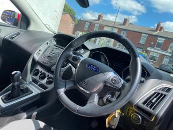 FORD FOCUS 1.0T EcoBoost Zetec Hatchback 5dr Petrol Manual Euro 5 (s/s) (10