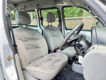 RENAULT KANGOO 1.6 16v Expression MPV 5dr Petrol Automatic (190 g/km, 95 bhp)