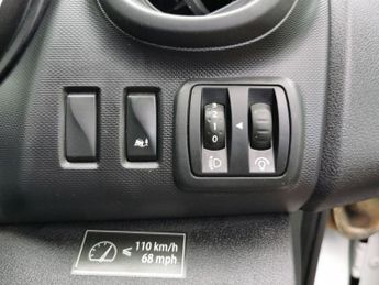 RENAULT TRAFIC 2.0 dCi ENERGY 30 Business Panel Van 5dr Diesel Manual LWB Stand