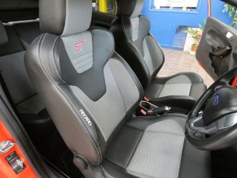 FORD FIESTA 1.6T EcoBoost ST-2 Hatchback 3dr Petrol Manual Euro 5 (182 ps)