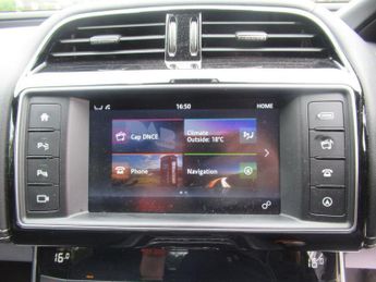 JAGUAR XE 2.0d R-Sport Saloon 4dr Diesel Auto AWD Euro 6 (s/s) (240 ps)