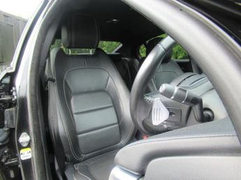 JAGUAR XE 2.0d R-Sport Saloon 4dr Diesel Auto AWD Euro 6 (s/s) (240 ps)