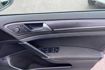 VOLKSWAGEN GOLF 1.4 TSI 8.7kWh GTE Hatchback 5dr Petrol Plug-in Hybrid DSG Euro 