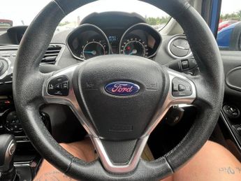 FORD FIESTA 1.6 Titanium Hatchback 5dr Petrol Powershift Euro 5 (105 ps)
