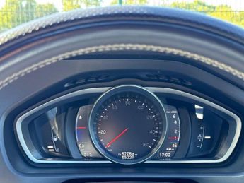 VOLVO V40 2.0 T2 R-Design Hatchback 5dr Petrol Manual Euro 6 (s/s) (122 ps