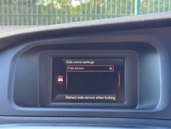 VOLVO V40 2.0 T2 R-Design Hatchback 5dr Petrol Manual Euro 6 (s/s) (122 ps