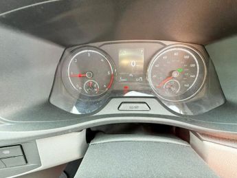 VOLKSWAGEN TRANSPORTER 2.0 TDI T28 Highline Panel Van 5dr Diesel DSG FWD SWB Euro 6 (s/