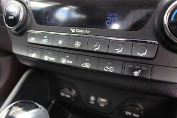 HYUNDAI TUCSON 1.7 CRDi Blue Drive SE Nav SUV 5dr Diesel DCT Euro 6 (s/s) (141 