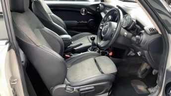 MINI HATCH 1.5 Cooper Classic Hatchback 3dr Petrol Manual Euro 6 (s/s) (136