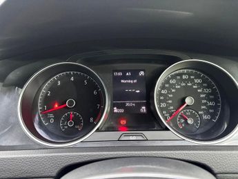 VOLKSWAGEN GOLF 1.5 TSI EVO SE Nav Hatchback 5dr Petrol Manual Euro 6 (s/s) (130