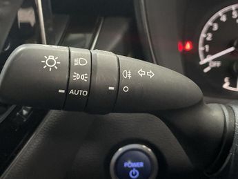 TOYOTA COROLLA 1.8 VVT-h Icon Touring Sports 5dr Petrol Hybrid CVT Euro 6 (s/s)