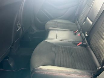 MERCEDES-BENZ B-CLASS 1.5 B180d AMG Line (Executive) MPV 5dr Diesel 7G-DCT Euro 6 (s/s