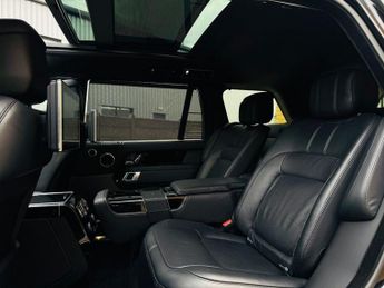 LAND ROVER RANGE ROVER 4.4 SD V8 Autobiography SUV 5dr Diesel Auto 4WD Euro 6 (s/s) LWB