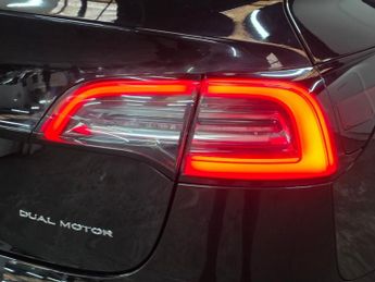 TESLA Model 3 (Dual Motor) Long Range Saloon 4dr Electric Auto 4WDE (346 ps)