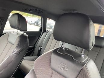 AUDI A4 AVANT 2.0 TDI S line Estate 5dr Diesel Manual Euro 6 (s/s) (150 ps)