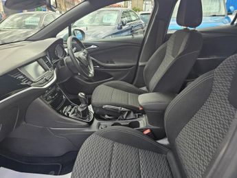 VAUXHALL ASTRA 1.4i Turbo SRi Hatchback 5dr Petrol Manual Euro 6 (150 ps)