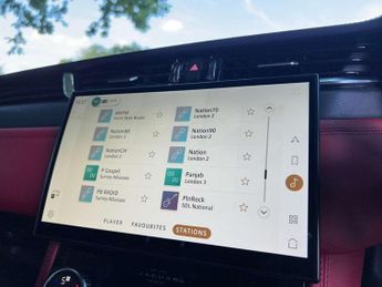 JAGUAR F-PACE 2.0 F-PACE R-Dynamic Black PHEV AWD Auto 4WD 5dr