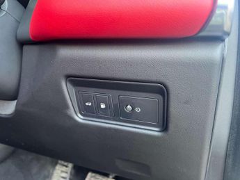 JAGUAR F-PACE 2.0 F-PACE R-Dynamic Black PHEV AWD Auto 4WD 5dr