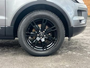 LAND ROVER RANGE ROVER EVOQUE 2.2 SD4 Pure SUV 5dr Diesel Manual 4WD Euro 5 (s/s) (190 ps)