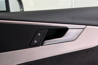 AUDI A4 AVANT 2.0 TFSI 35 S line Estate 5dr Petrol S Tronic Euro 6 (s/s) (150 