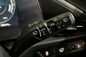 KIA NIRO 64.8kWh 4 SUV 5dr Electric Auto (201 bhp) 1 Owner, Touchscreen, 