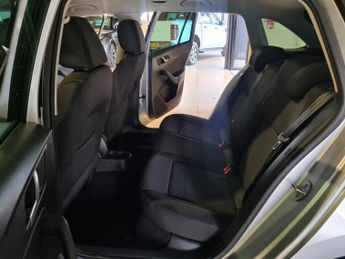 SKODA RAPID SPACEBACK 1.4 TSI Elegance Hatchback 5dr Petrol DSG Euro 5 (122 ps)