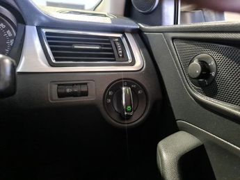 SKODA RAPID SPACEBACK 1.4 TSI Elegance Hatchback 5dr Petrol DSG Euro 5 (122 ps)