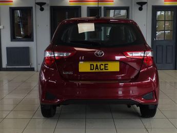 TOYOTA YARIS 1.5 VVT-i Icon Tech Hatchback 5dr Petrol CVT Euro 6 (111 ps)