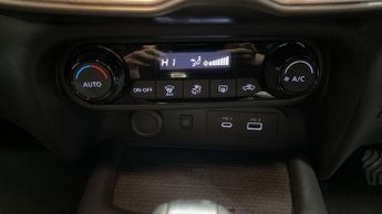 NISSAN JUKE 1.0 DIG-T N-Connecta SUV 5dr Petrol DCT Auto Euro 6 (s/s) (114 p