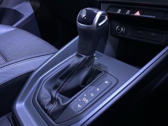 AUDI A1 1.0 TFSI 25 S line Sportback 5dr Petrol S Tronic Euro 6 (s/s) (9