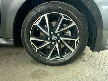TOYOTA YARIS 1.5 VVT-h Design Hatchback 5dr Petrol Hybrid E-CVT Euro 6 (s/s) 