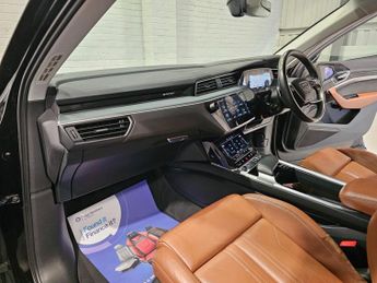 AUDI E-TRON 55 Launch Edition SUV 5dr Electric Auto quattro 95kWh (408 ps)