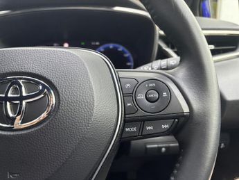 TOYOTA COROLLA 1.8 VVT-h Icon Hatchback 5dr Petrol Hybrid CVT Euro 6 (s/s) (140