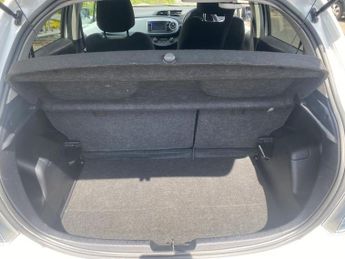TOYOTA YARIS 1.5 VVT-h T4 Hatchback 5dr Petrol Hybrid CVT Euro 5 (101 ps)