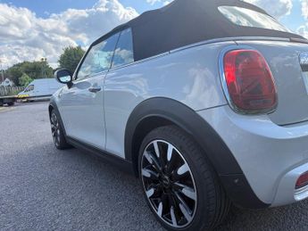MINI CONVERTIBLE 2.0 Cooper S Exclusive Convertible 2dr Petrol Steptronic Euro 6 