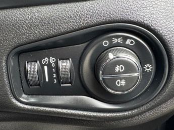 JEEP RENEGADE 1.4T MultiAirII Limited SUV 5dr Petrol DDCT Euro 6 (s/s) (140 ps