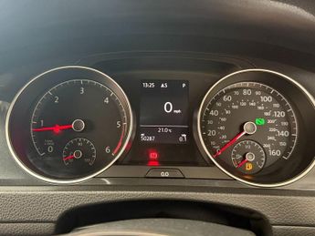 VOLKSWAGEN GOLF 2.0 TDI SE Nav Hatchback 5dr Diesel DSG Euro 6 (s/s) (150 ps)